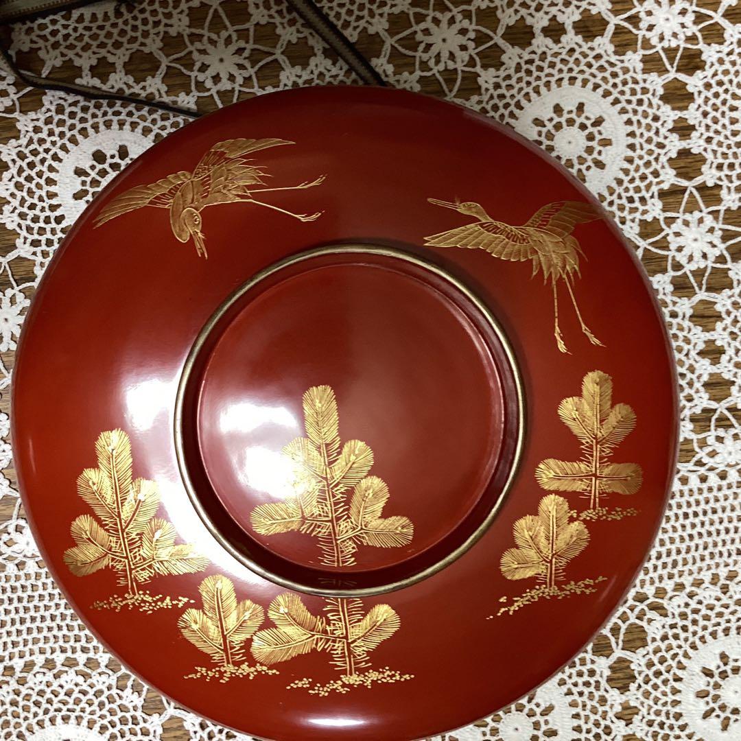 k2f6朱漆器 菓子器 喰籠　金色の松と鶴