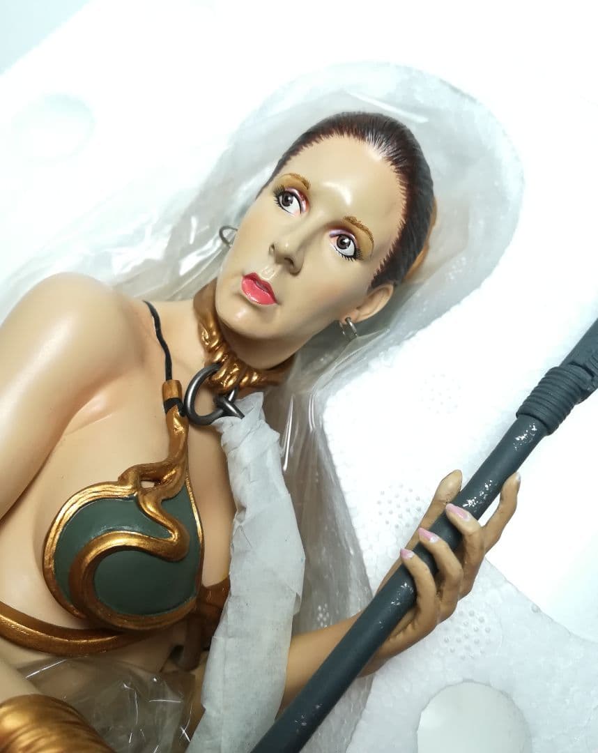 新品 プリンセスレイア ミニバスト 胸像 フィギュア スターウォーズ スレイブ版