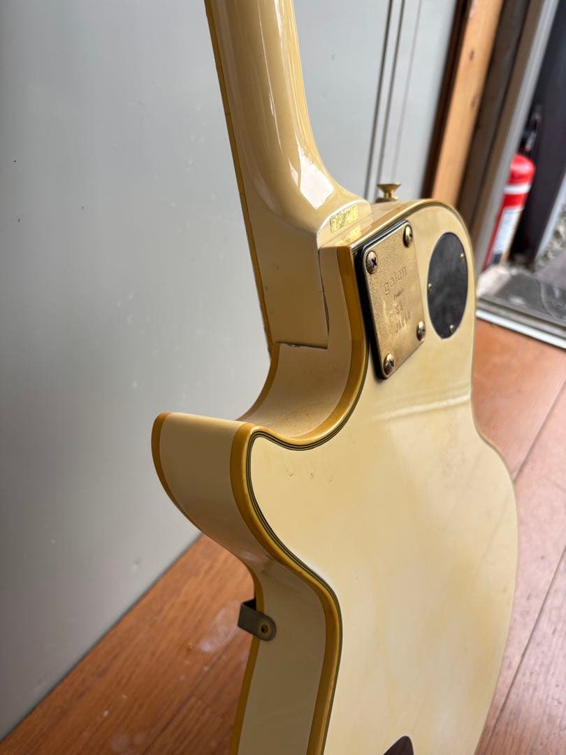 S.G.Galan。クリームホワイト