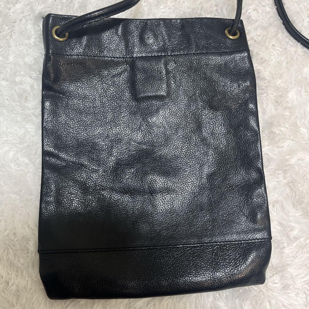 【美品】イルビゾンテ クロスボディバッグ　サコッシュ　レザー　本革　ブラック