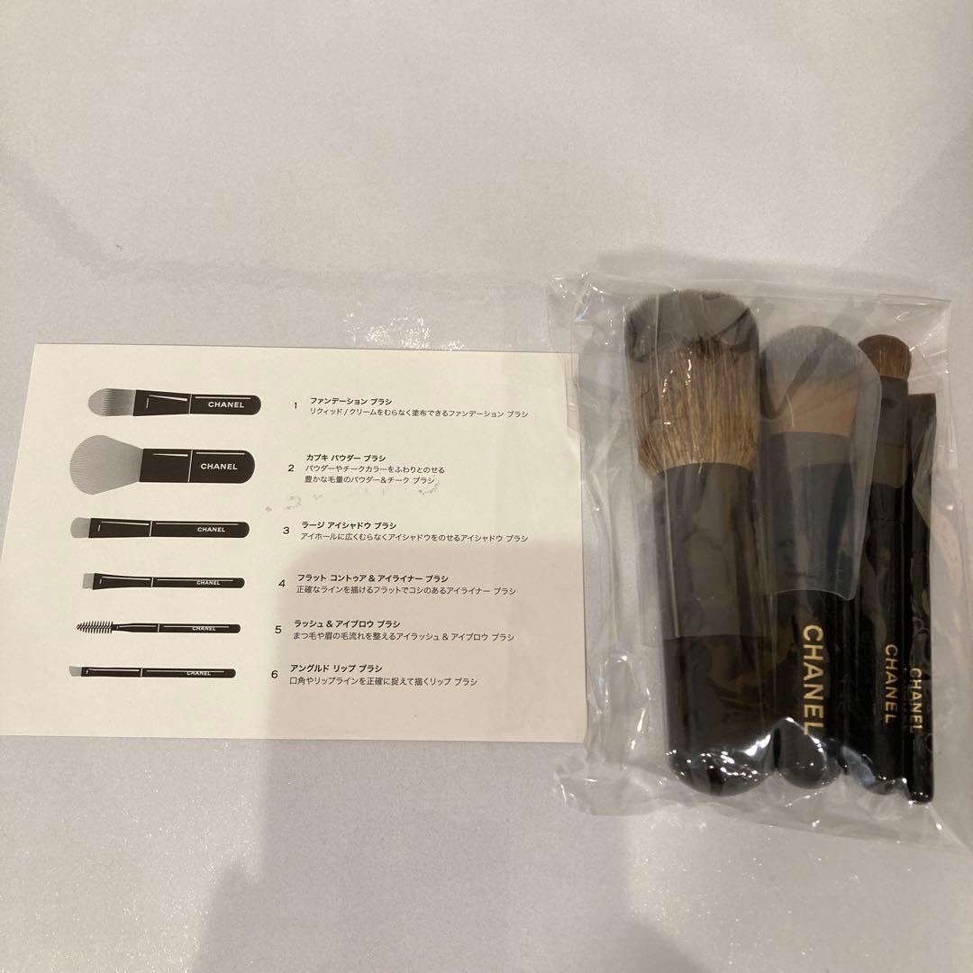 CHANEL シャネル　レ　ミニ　ドゥシャネル 2012 ブラシ　ポーチ　セット
