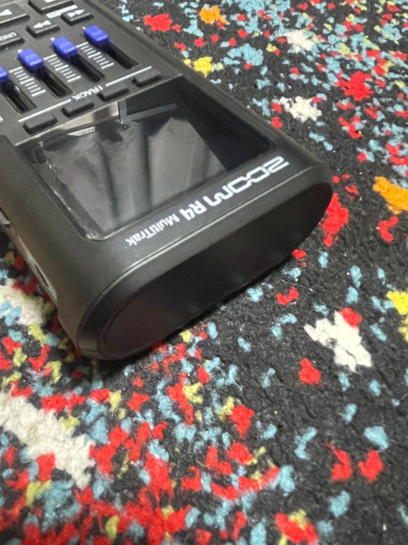 Zoom R4 マルチトラックレコーダー　ケース付き箱無し