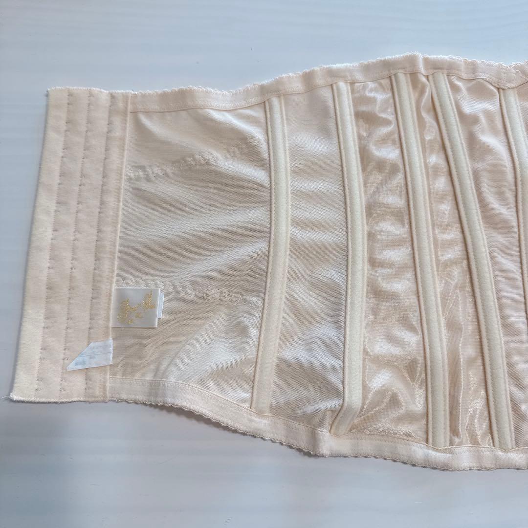 フォーシスアンドカンパニー　ブライダルインナー　E70 64 70