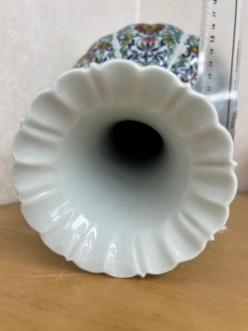 中国清乾隆年製銘斗彩八宝紋瓶官窯アンティーク唐