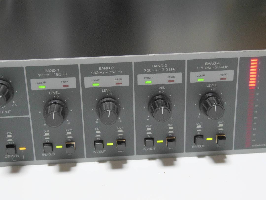 Behringer ベリンガー MDX8000 マルチバンドコンプレッサー取説付