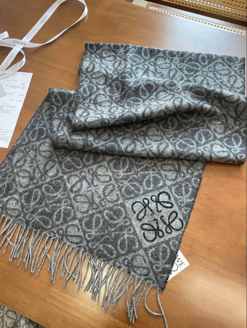 値下げ！LOEWE グレー マフラー ウール LOEWE グレー マフラー ウール モヘア