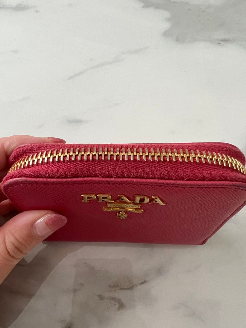 【PRADA】ケース　サフィアーノ