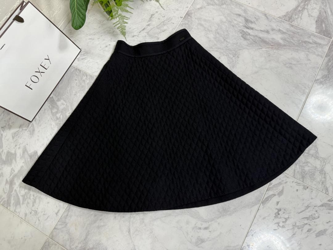 極美品★FOXEY/フォクシーフレアマトラッセ 40 ウール Aライン 別冊掲載