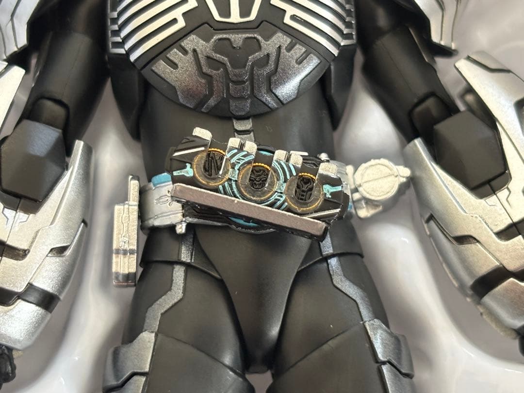 【美品】S.H.フィギュアーツ 真骨彫 仮面ライダーオーズ サゴーゾコンボ