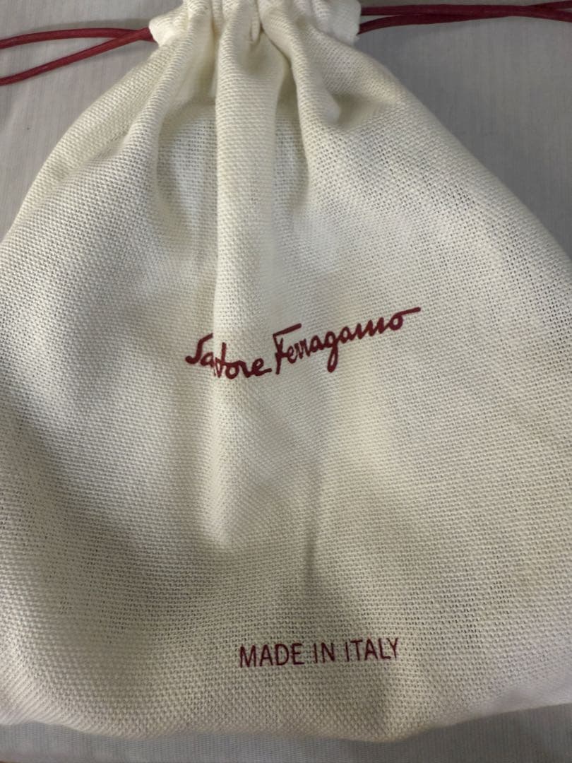 Salvatore Ferragamo 黒キラキラヘアカチューシャ