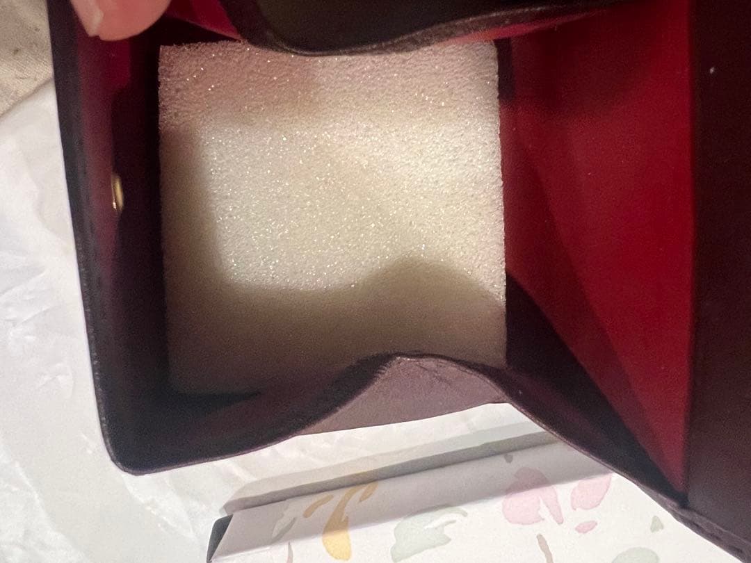 本物保証　最上質　日本皇室御用達菊紋章入　黒本革小銭入れ　財布 皇室紋章入り