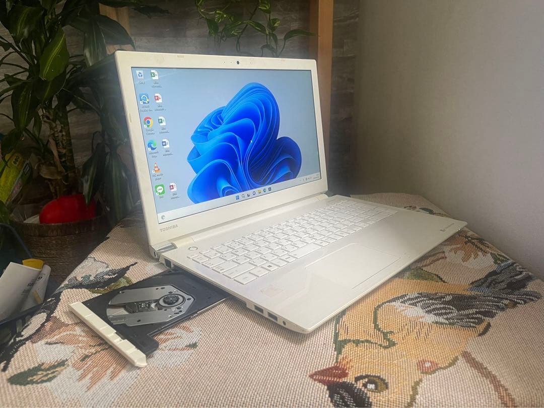 東芝 dynabook ノートパソコンT55/AWS Windows11