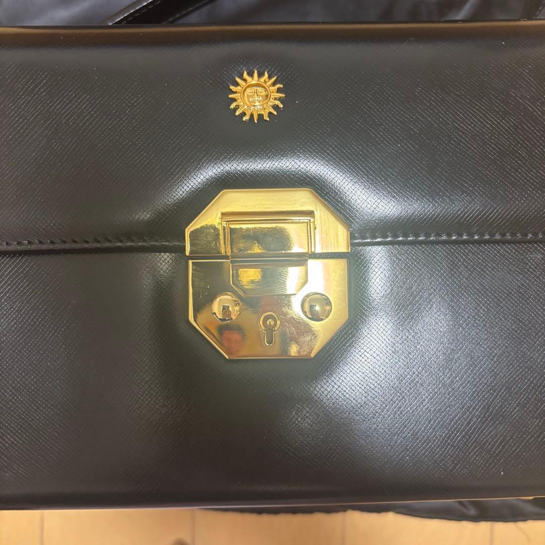 ヴェルサーチェ サンバースト ロゴ ハンドバッグ