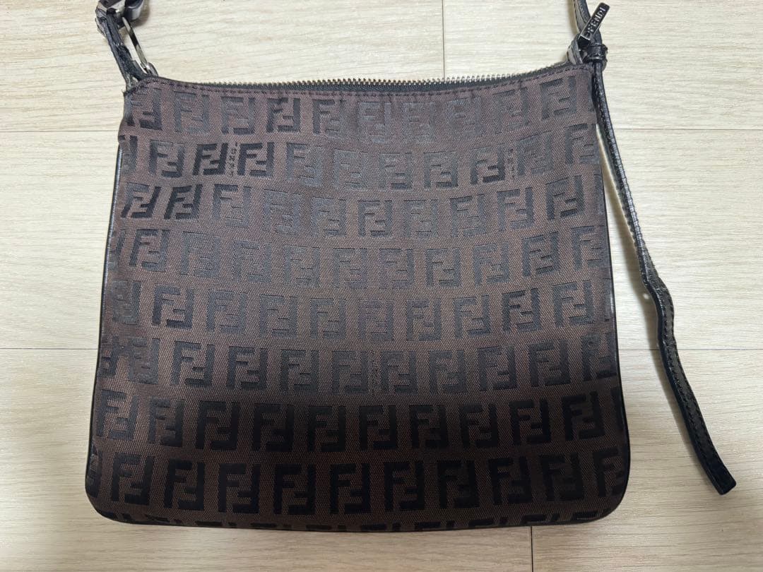 フェンディ　ショルダーバッグ ズッキーノ ズッカ柄 ブラウン