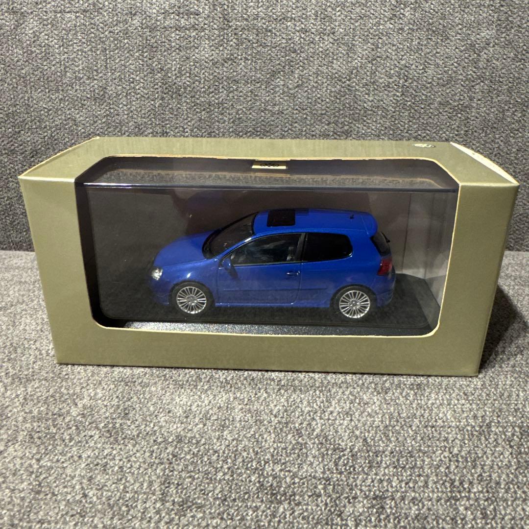 激レア Volkswagen Golf R32 未開封 1/43 激レア Volkswagen Golf R32 未開封 1/43 激レア Volkswagen Golf R32