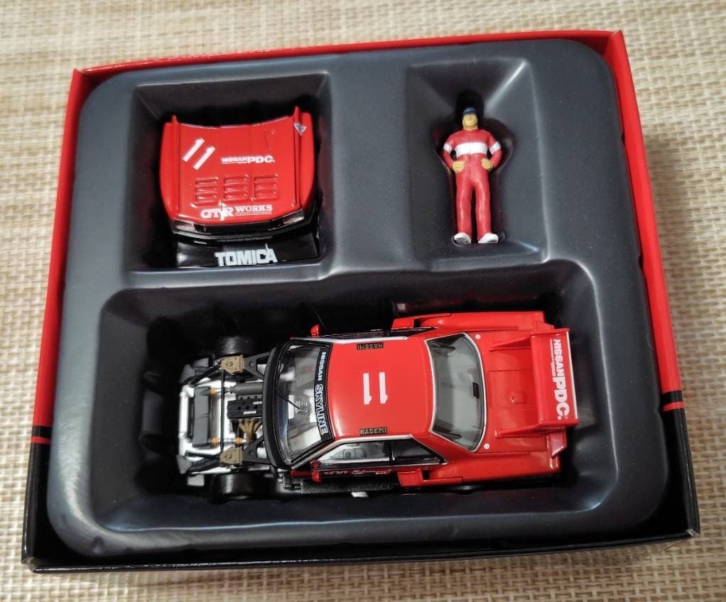 TLヴィンテージ ネオ トミカスカイラインスーパーシルエット 83年前期型仕様