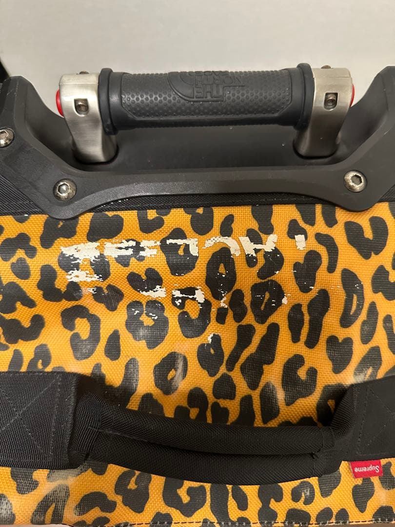 Supreme × THE NORTH FACE】ヒョウ柄キャリーケース