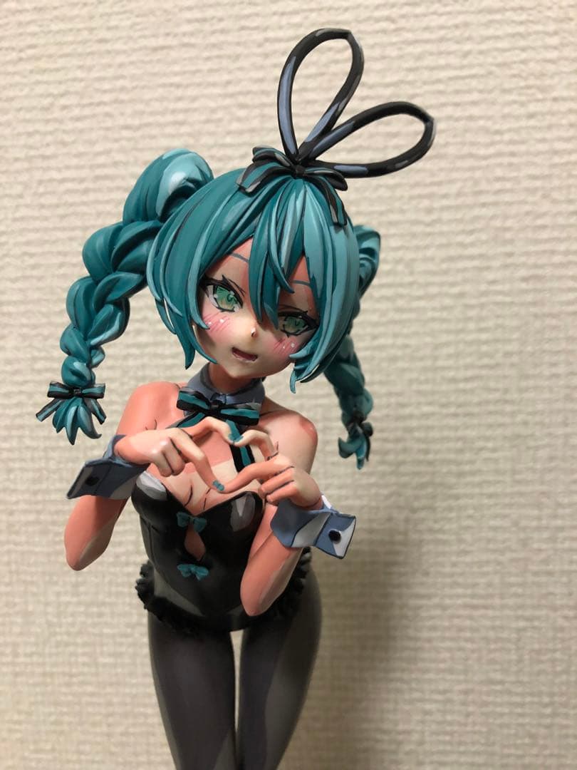 初音ミク　Bi Cute Bunniesフィギュア　リペイント　2次元塗装