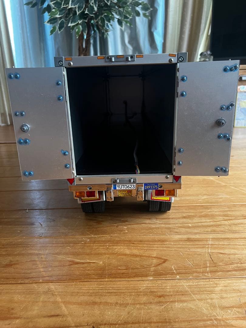 タミヤ トレーラートラック用 パネルバン セミトレーラー