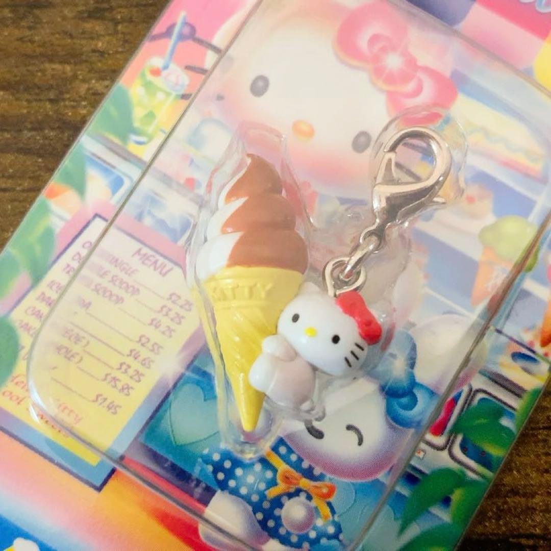 レア】ご当地キティ クールスイーツ ファスナーマスコット ツイン