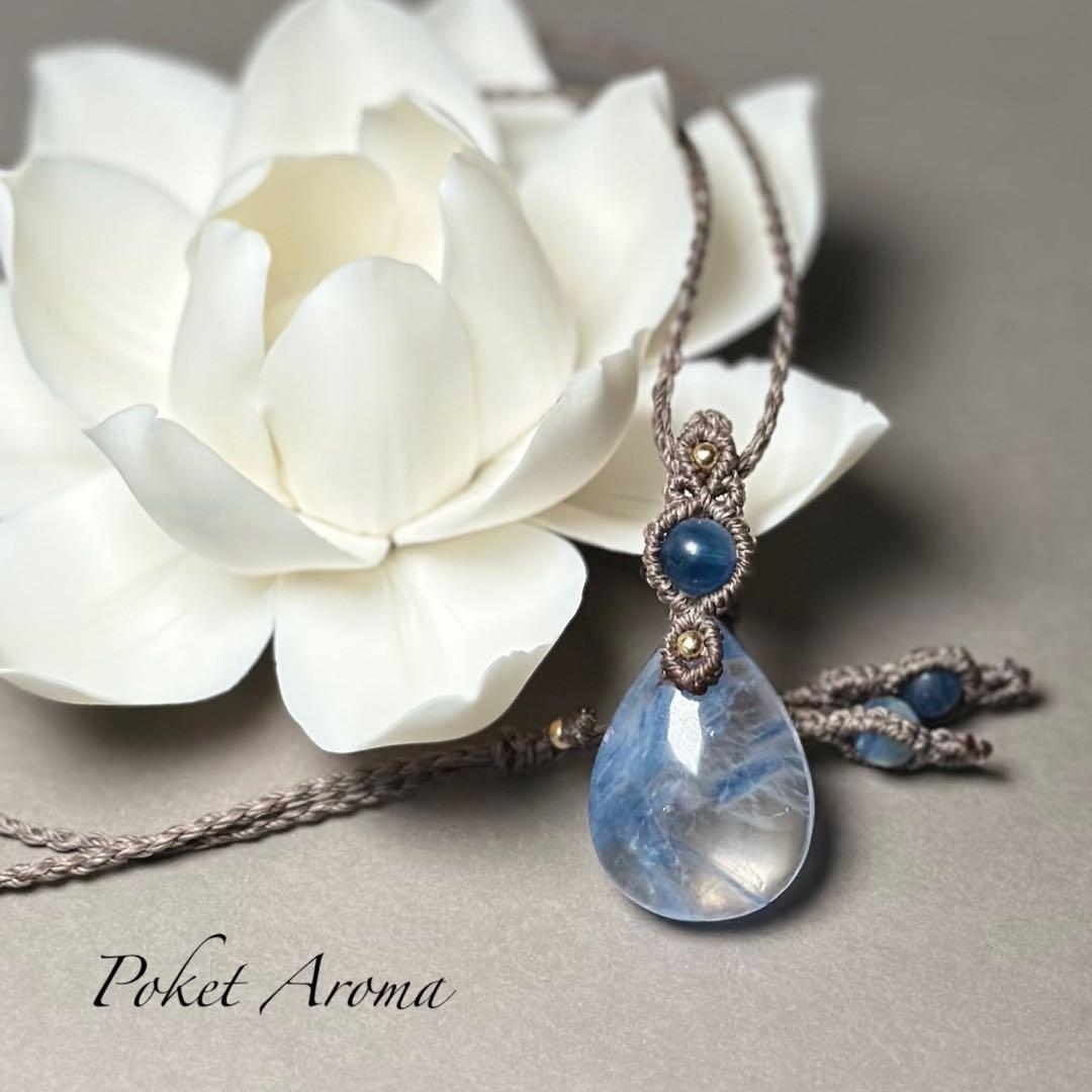 『蒼樹』カイヤナイトシリカのマクラメペンダントネックレス 蒼樹』カイヤナイトシリカのマクラメペンダントネックレス 【公式通販】