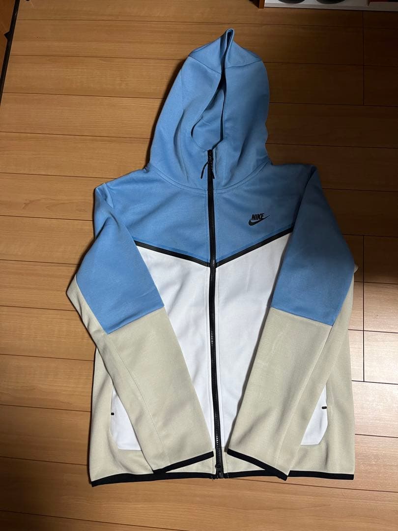ナイキ テックフリース 上