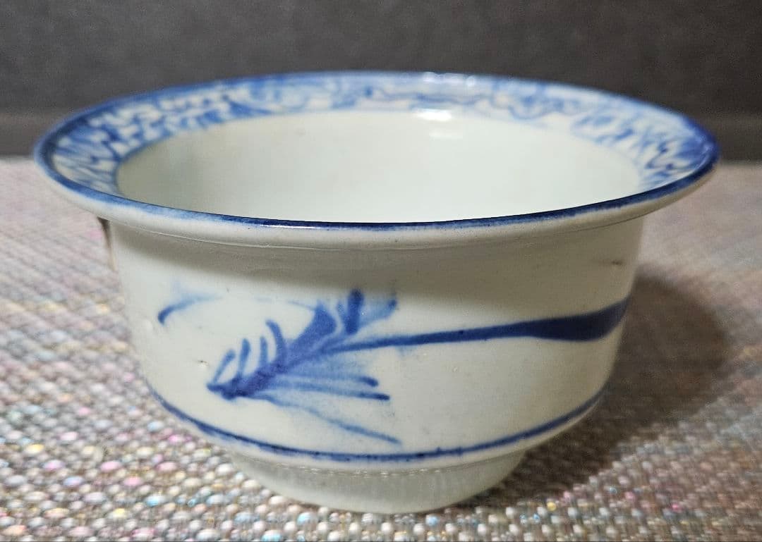 中国古美術　中国古陶磁器　古玩　明朝末期～清朝初期　青華　古染付　金魚図　広口鉢