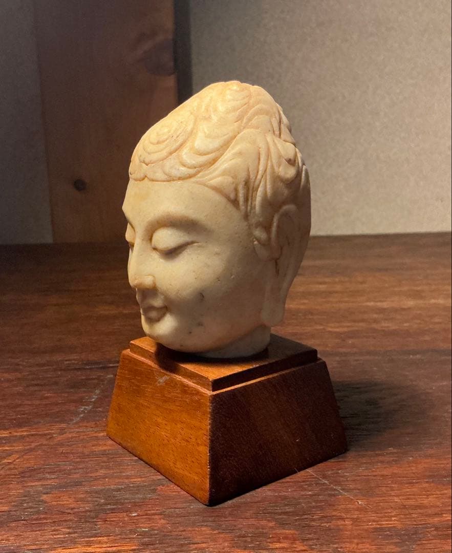 仏頭 台付き 高さ約11.6cm 中国石仏
