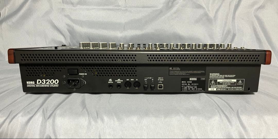 美品 KORG D3200（ペダル、USBケーブル、ソフトケース付）