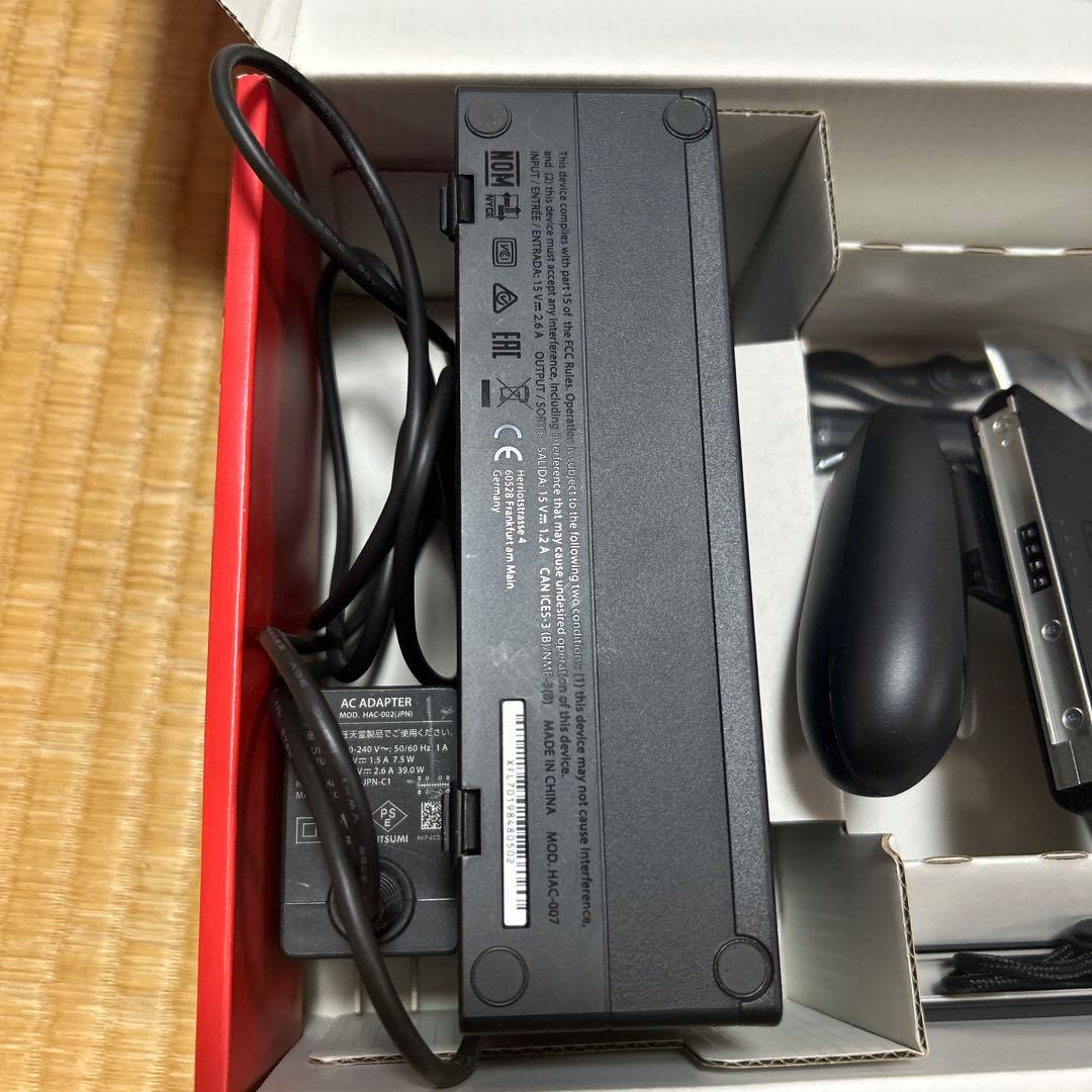 Nintendo Switch 本体 ネオンブルー　ネオンレッド