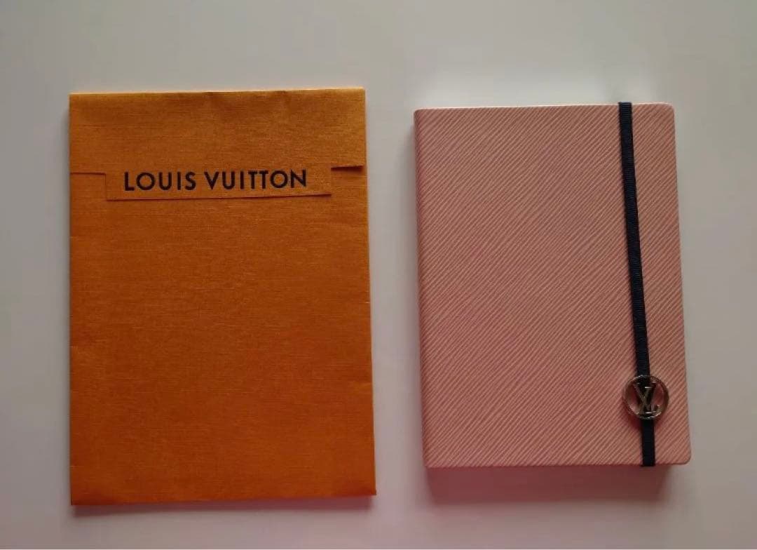 VUITTON ルイ・ヴィトン ノート「カイエ・ギュスターヴMM」ピンク