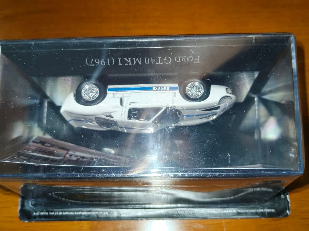 1/64 フォード GT40 ミニカー