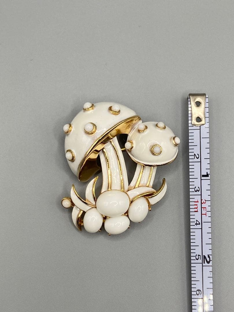 lotuscloud 24115⭐️TRIFARIトリファリ ブローチ ビンテージ