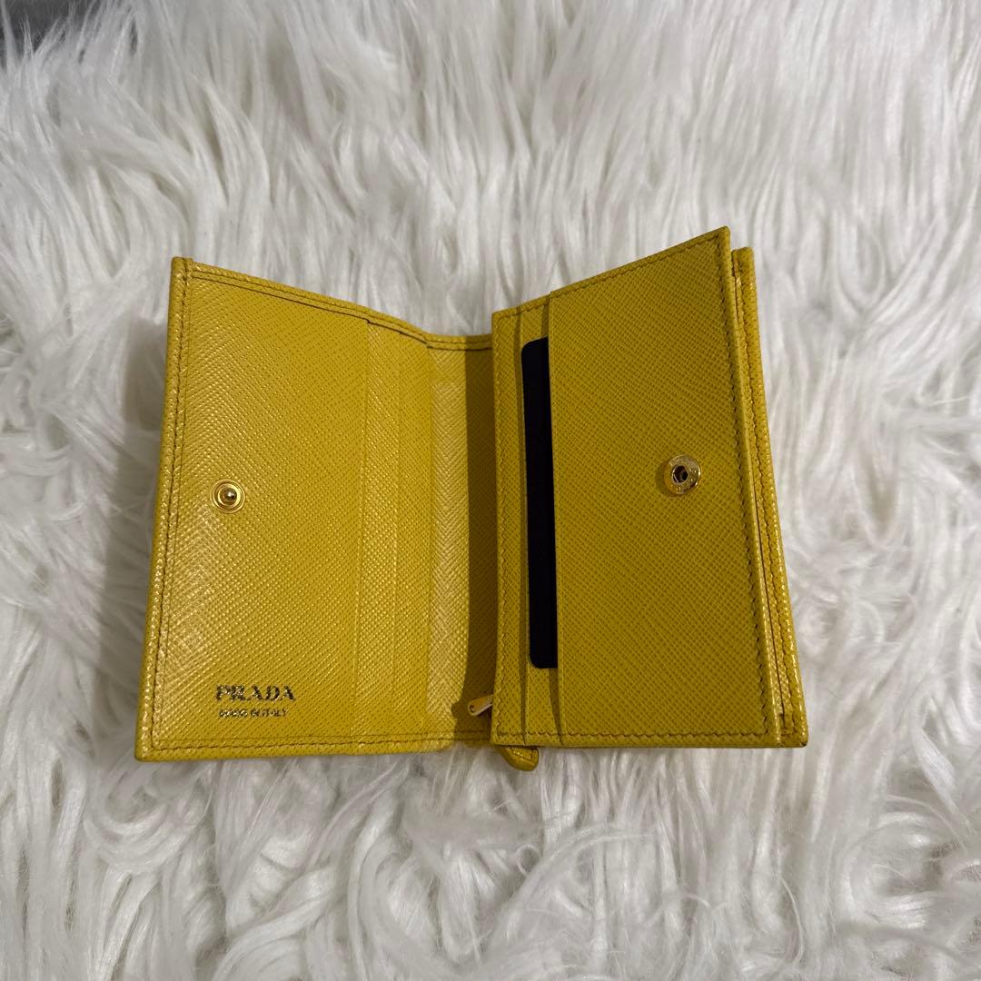 PRADA サフィアーノレザー 二つ折り財布 イエロー - メルカリ