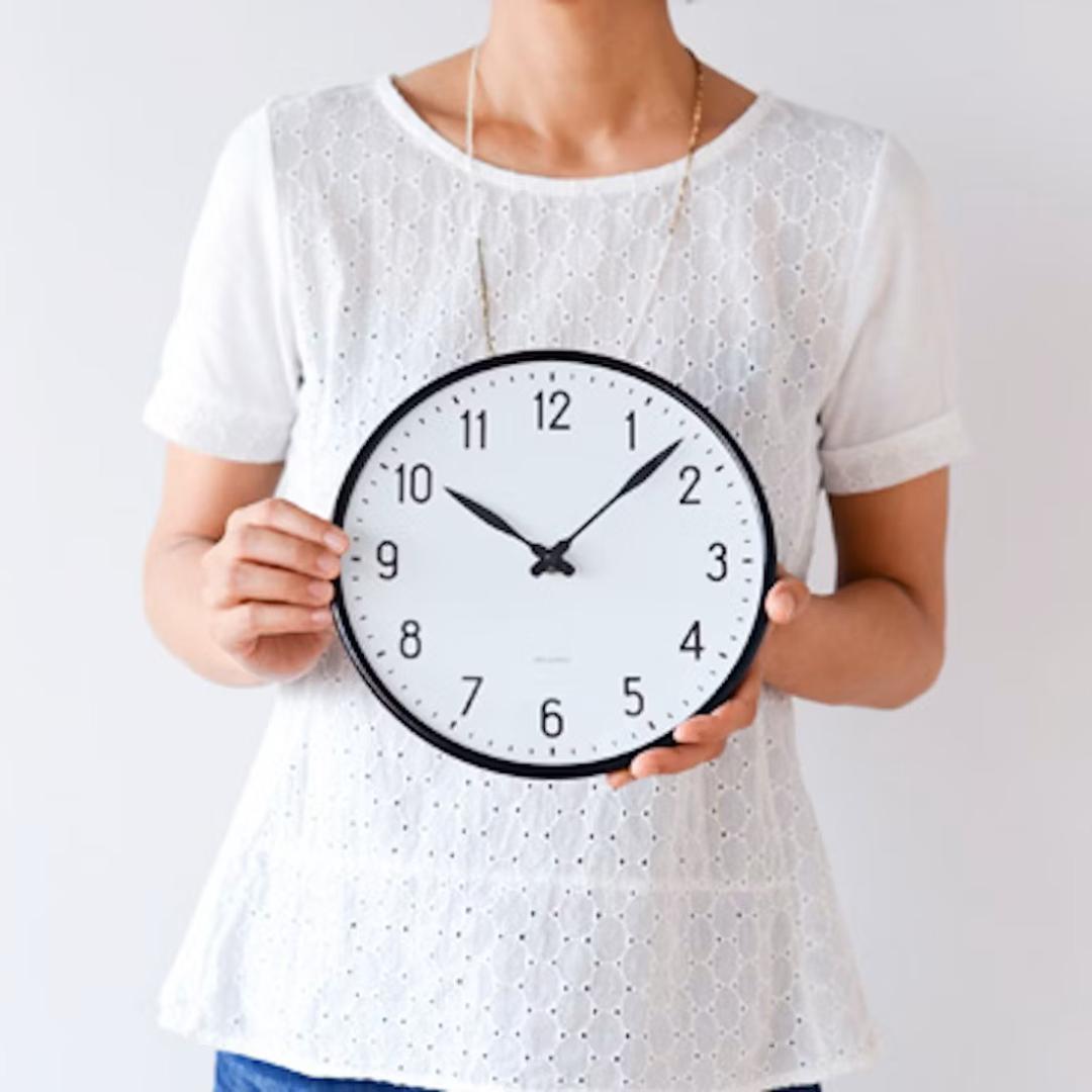 ■期間限定値下げ！■アルネ・ヤコブセン/STATION/壁掛け時計(21cm)