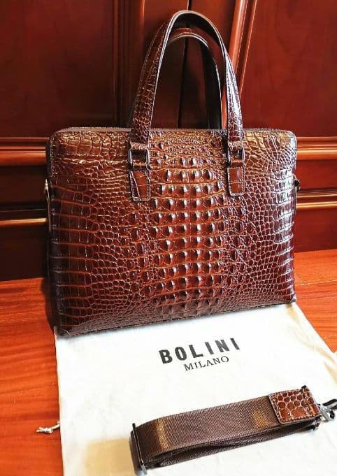 新品未使用/高級感■BOLINI■レザークロコダイル型押し/ビジネスバック