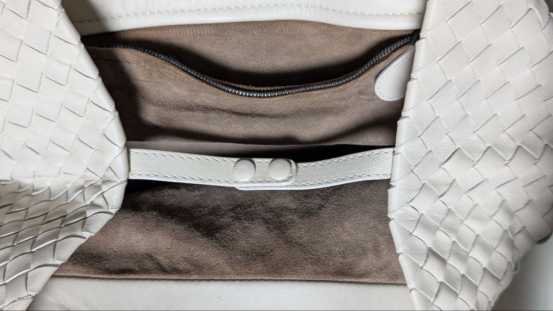 Bottega Veneta ホワイト イントレチャート ハンドバッグ 正規品