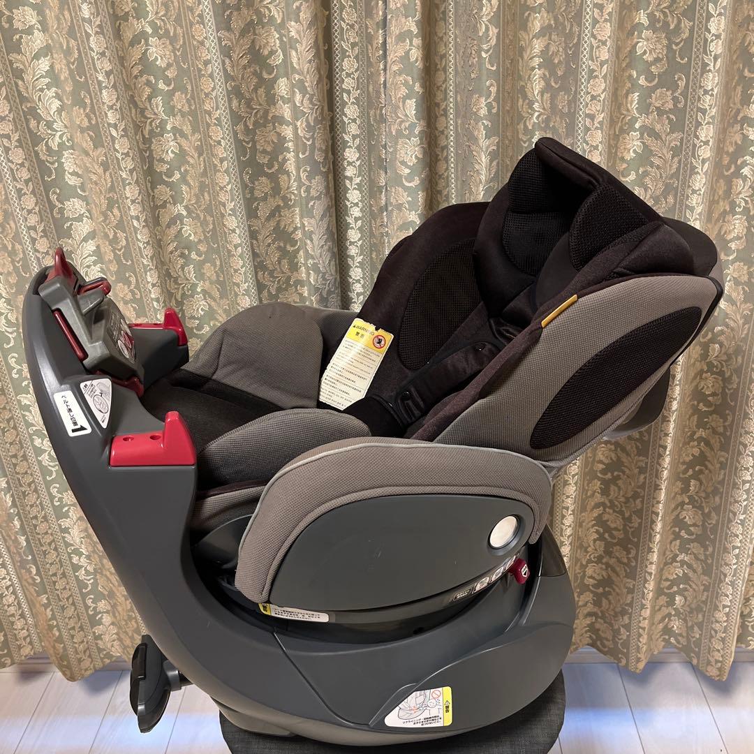 Aprica アップリカ　フラディア　回転式チャイルドシート　ブラック