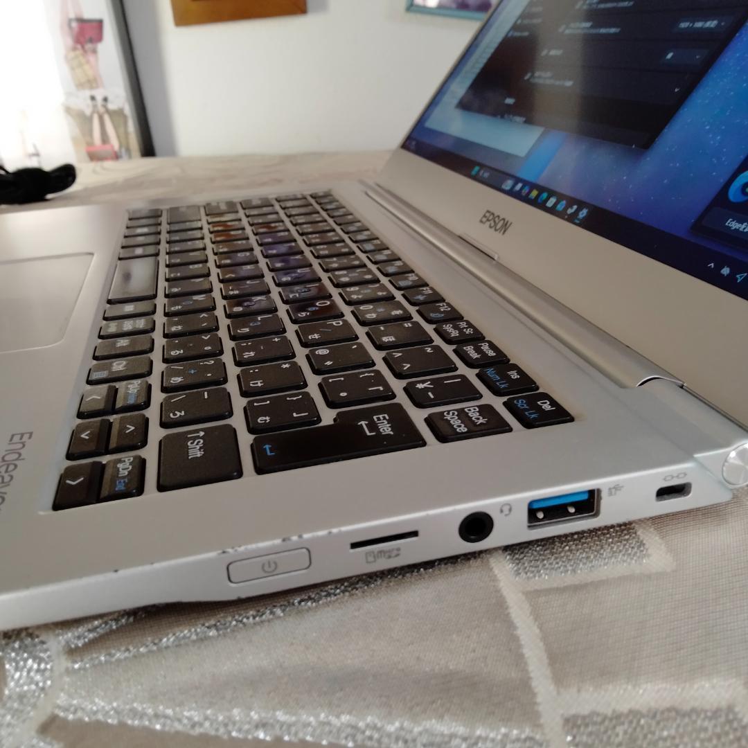 EPSON 14インチ 10世代 i5 256G 8G 1920x1080 - メルカリ