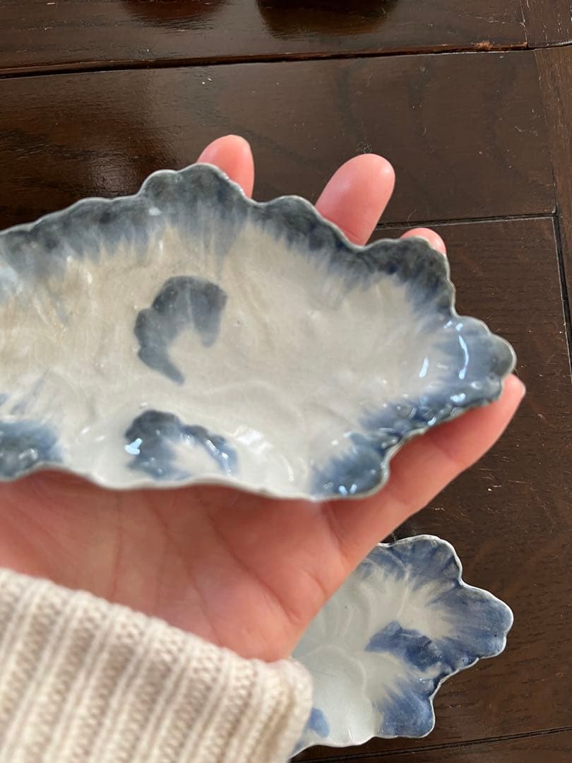 江戸初期中期 藍九谷 古伊万里 染付 花形 変形豆皿 こんにゃく印判 陽刻