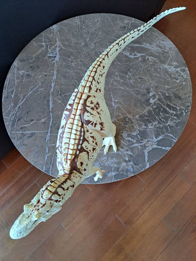 海洋堂 大型フィギュア アロサウルス 限定色