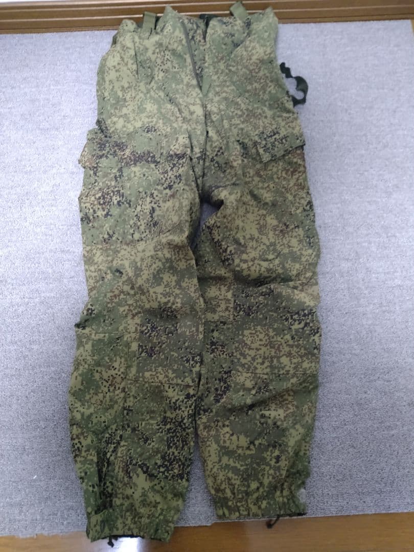ロシア軍実物 VKBO デミシーズンスーツ上下 デジタルフローラ迷彩-高