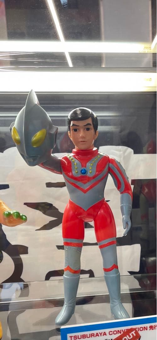 墓場の画廊 ブルマァク マスク取れゾフィー レトロカラー ツブコン 谷