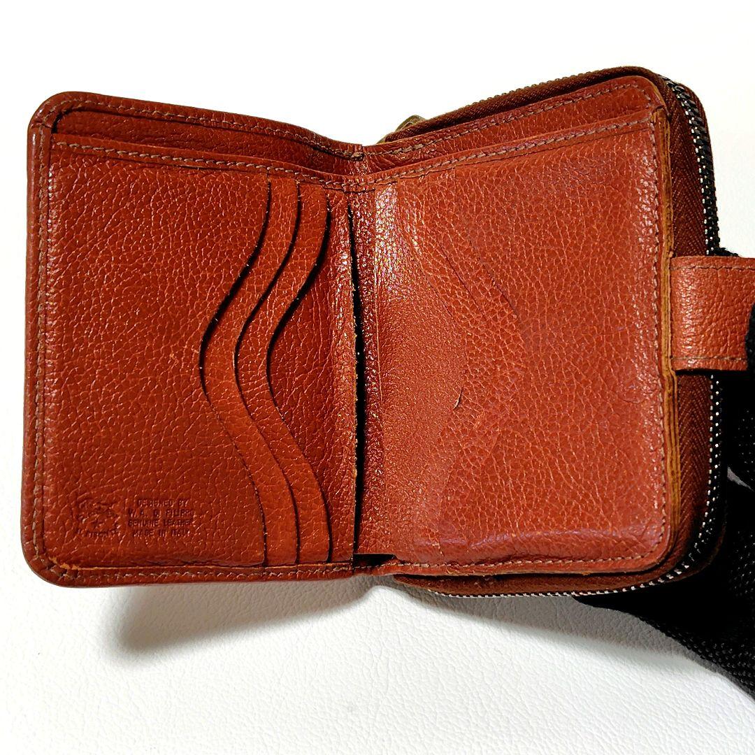 イルビゾンテ折り財布ブラウンレザーラウンドファスナー型押し金ボタン