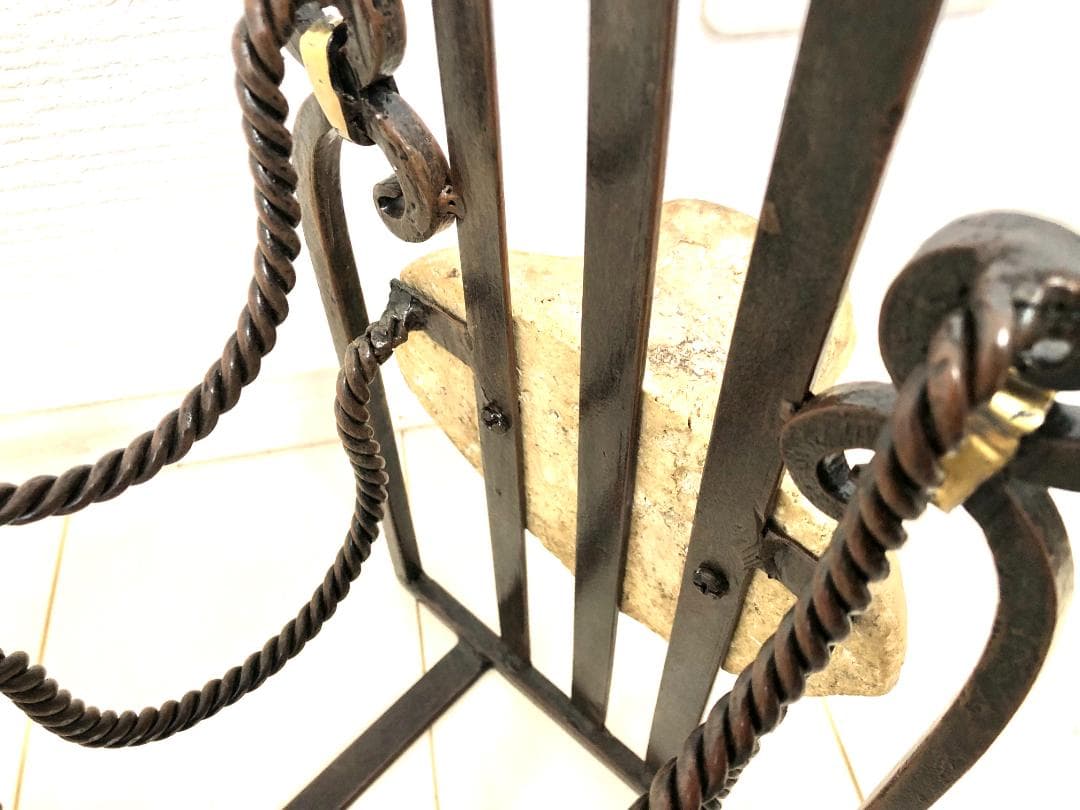 レア・アンティーク】アイアンラック 石像彫刻 ワインラック 8本収納可