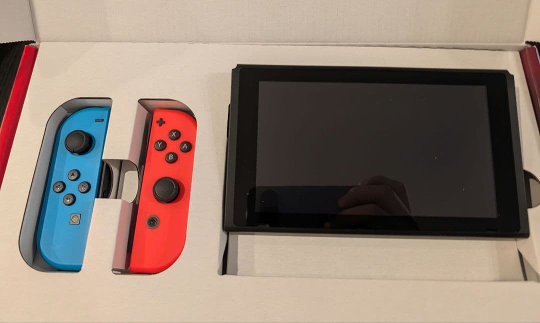 Nintendo Switch 本体 + マリオカート8 デラックス