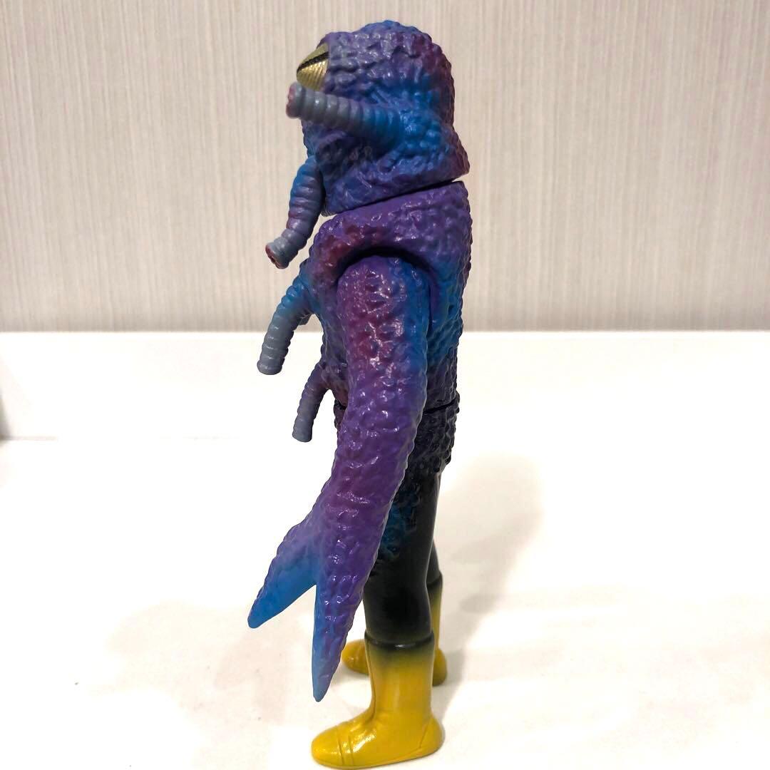 東映レトロソフビコレクション　ヒルカメレオン（ミドルサイズ）