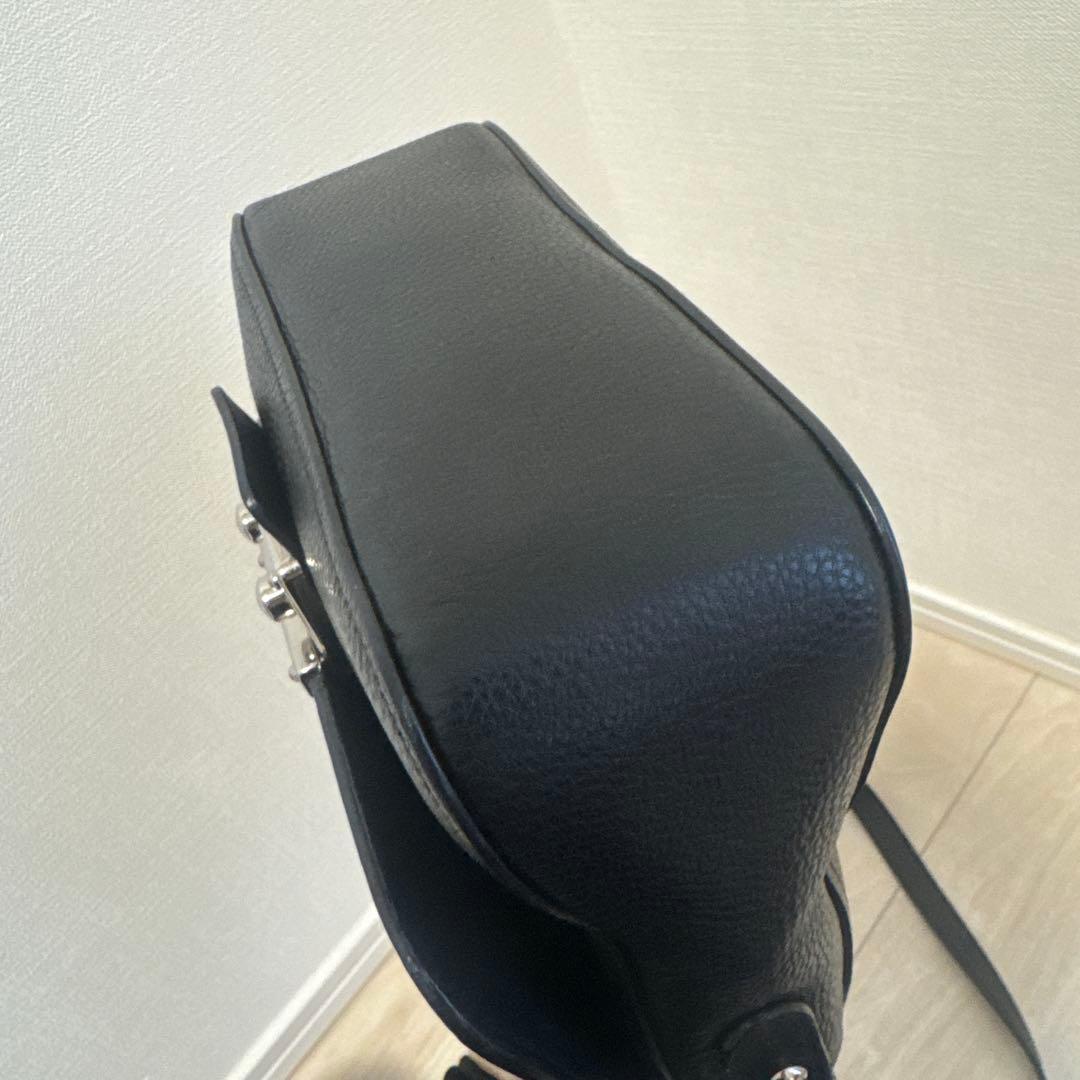 miu miu ブラックショルダーバッグ