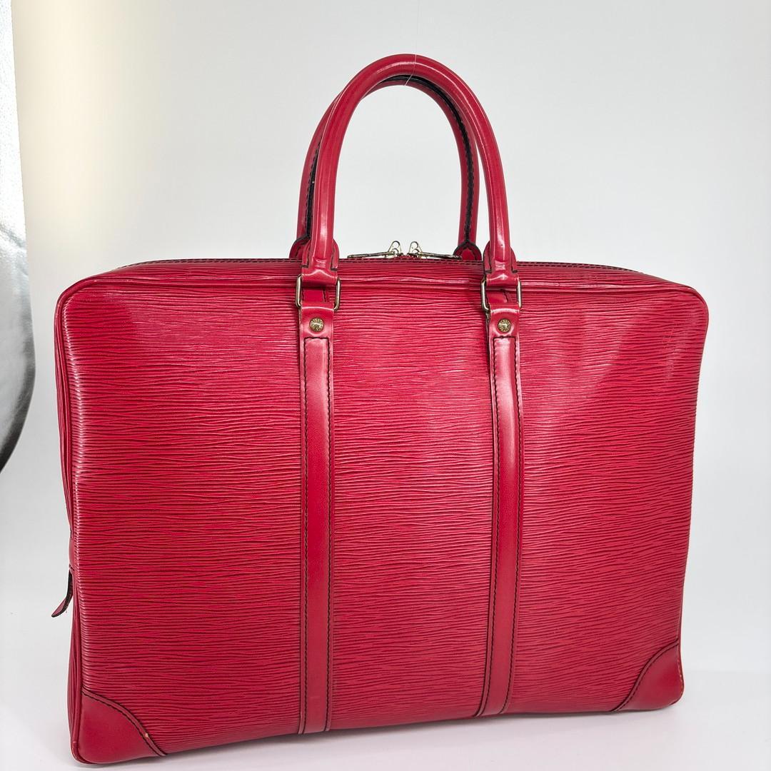 ルイヴィトン エピ ポルトドキュマン ヴォワヤージュ ビジネスバッグ メンズ