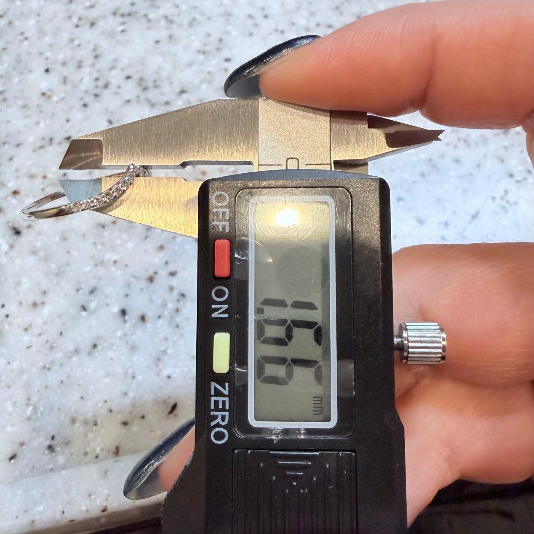 新品同様！ V字 ダイヤモンドリング D0.20ct Pt900